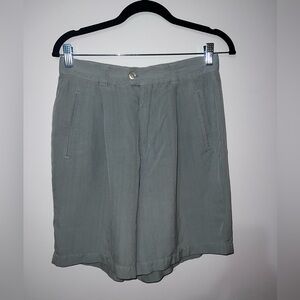 Tommy Bahama 100% Silk Herringbone Pleated Shorts Sage Green Size 10